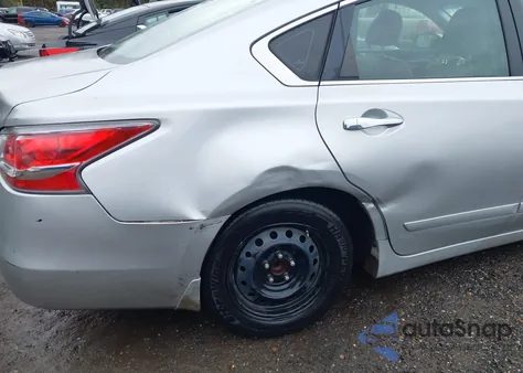 2015 Nissan Altima 2.5 S z USA, uszkodzony, nr VIN 1N4AL3AP4FC262142